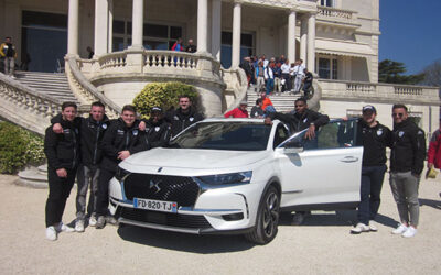 Les joueurs du Rugby Club Nîmois sur le green